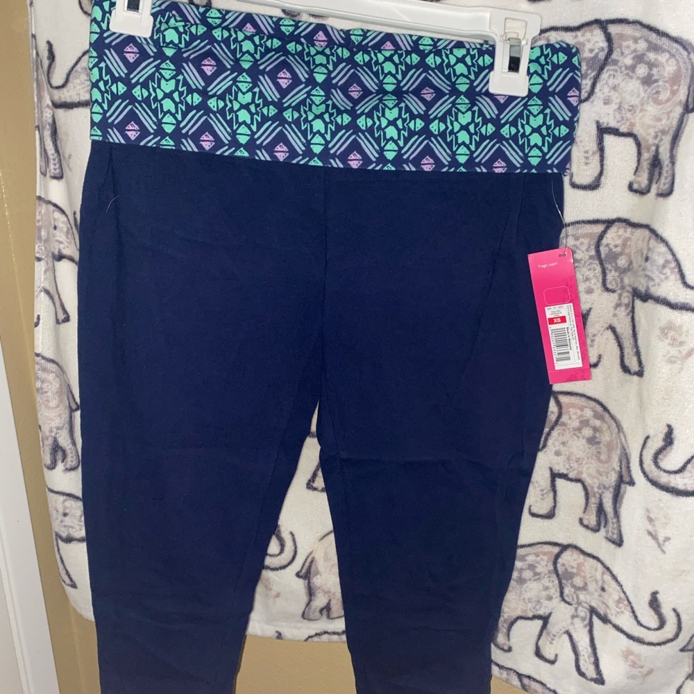 Navy blue yoga capris